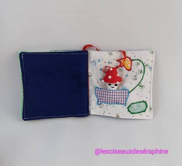 Livre doudou crochet